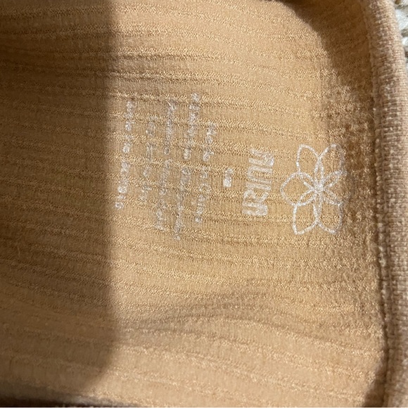 Women’s size medium Aura corduroy crop top - Picture 2 of 2